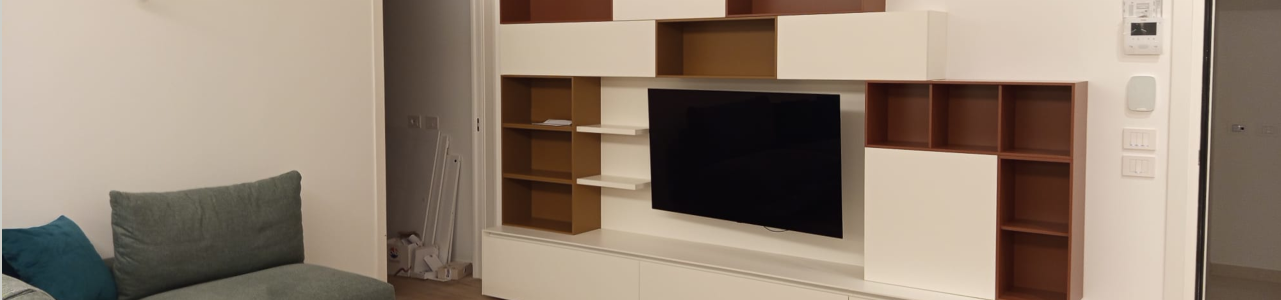Parete attrezzata tv